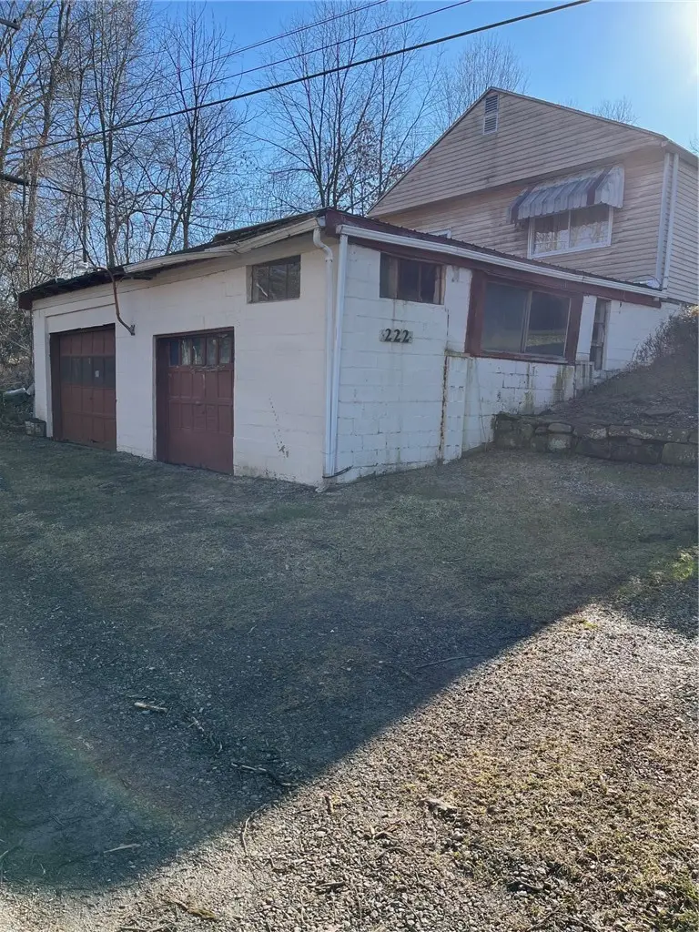 222 Whitten Hollow Rd, New Kensington, PA 15068 - #2