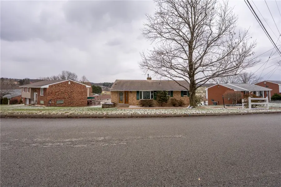 129 Franklin Dr, Greensburg, PA 15601 - #2