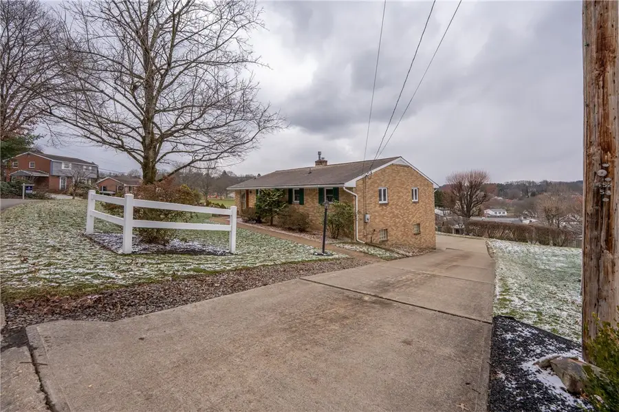 129 Franklin Dr, Greensburg, PA 15601 - #3