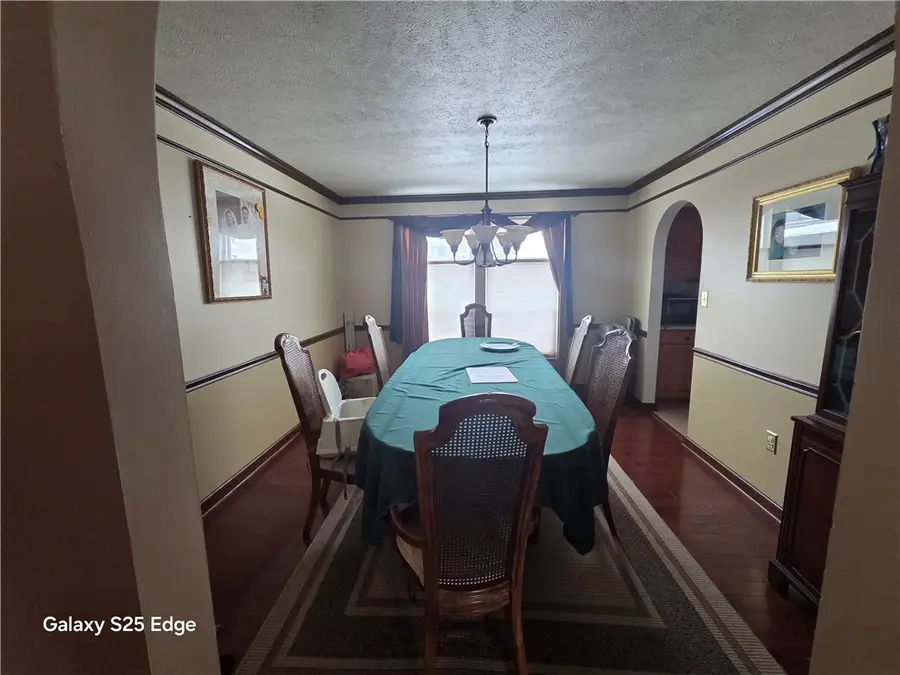 401 Lexington Dr, Greensburg, PA 15601 - #2