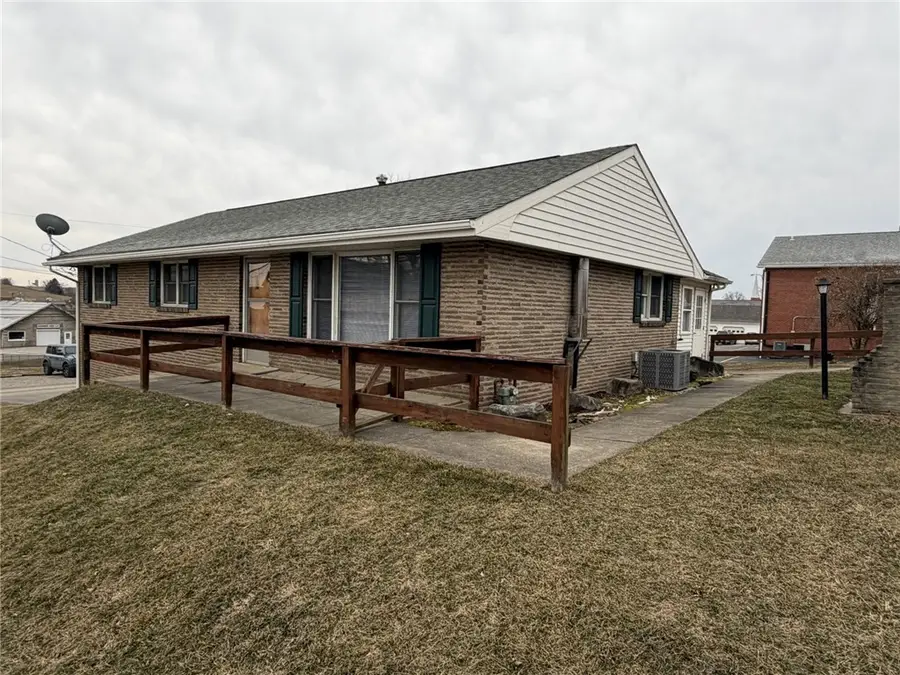 638 N Cherry Street, Worthington, PA 16262 - #2