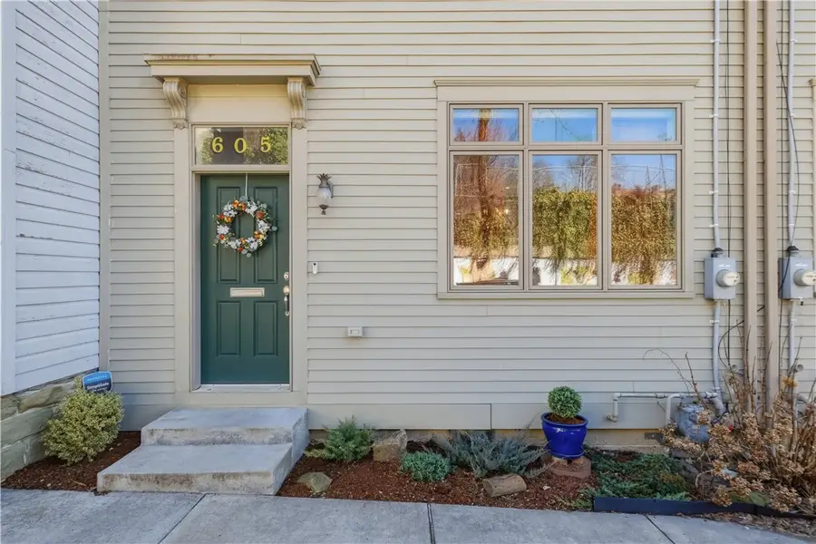 605 W Jefferson St, Pittsburgh, PA 15212 - #2