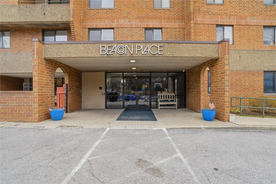 5715 Beacon St #107, Squirrel Hill, PA 15217 - #2