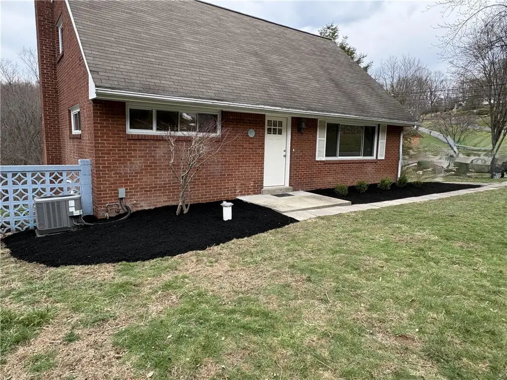 151 Dwellington Dr, Valencia, PA 16059 - #1