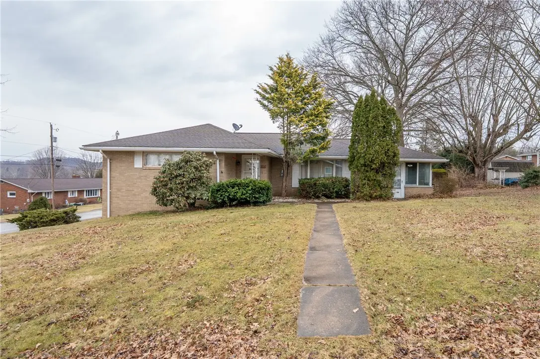 616 Boxwood Dr, Latrobe, PA 15650 - #1