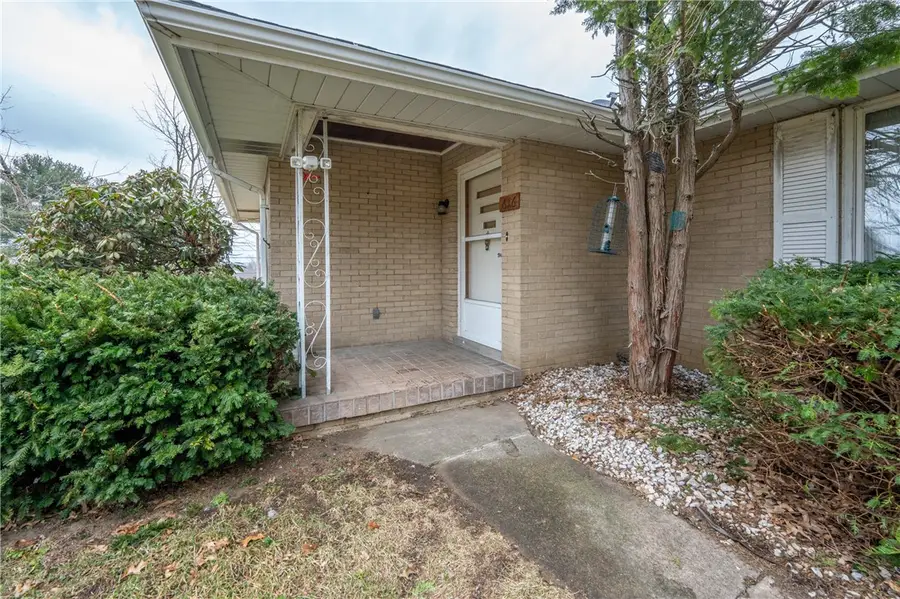 616 Boxwood Dr, Latrobe, PA 15650 - #3