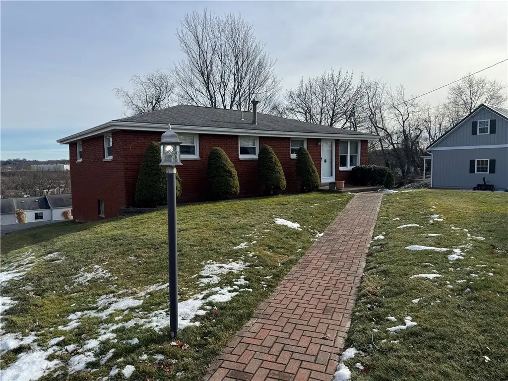 225 Chaucer Drive, Irwin, PA 15642 - #1