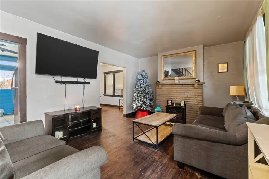 33 Cedricton Street, Pittsburgh, PA 15210 - #3