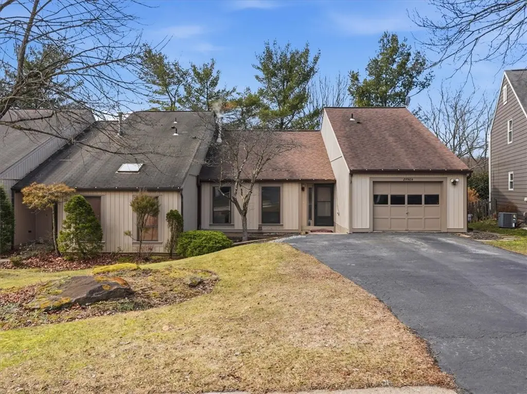 2590 Grouse Ridge #b #B, Wexford, PA 15090 - #1