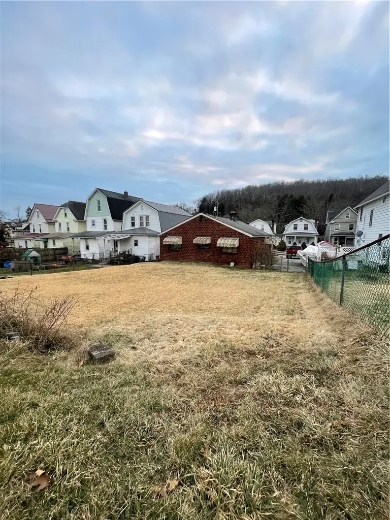 417 N 6th Ave, Butler, PA 16001 - #3