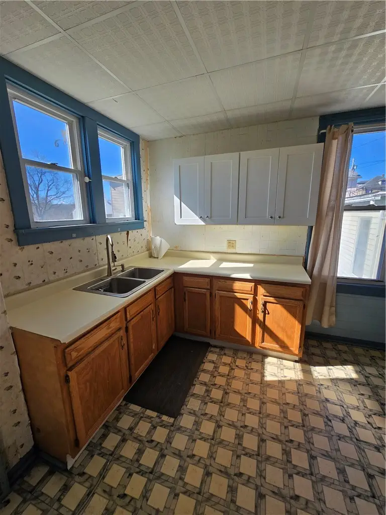 622 W Main St, Rural Valley, PA 16249 - #3