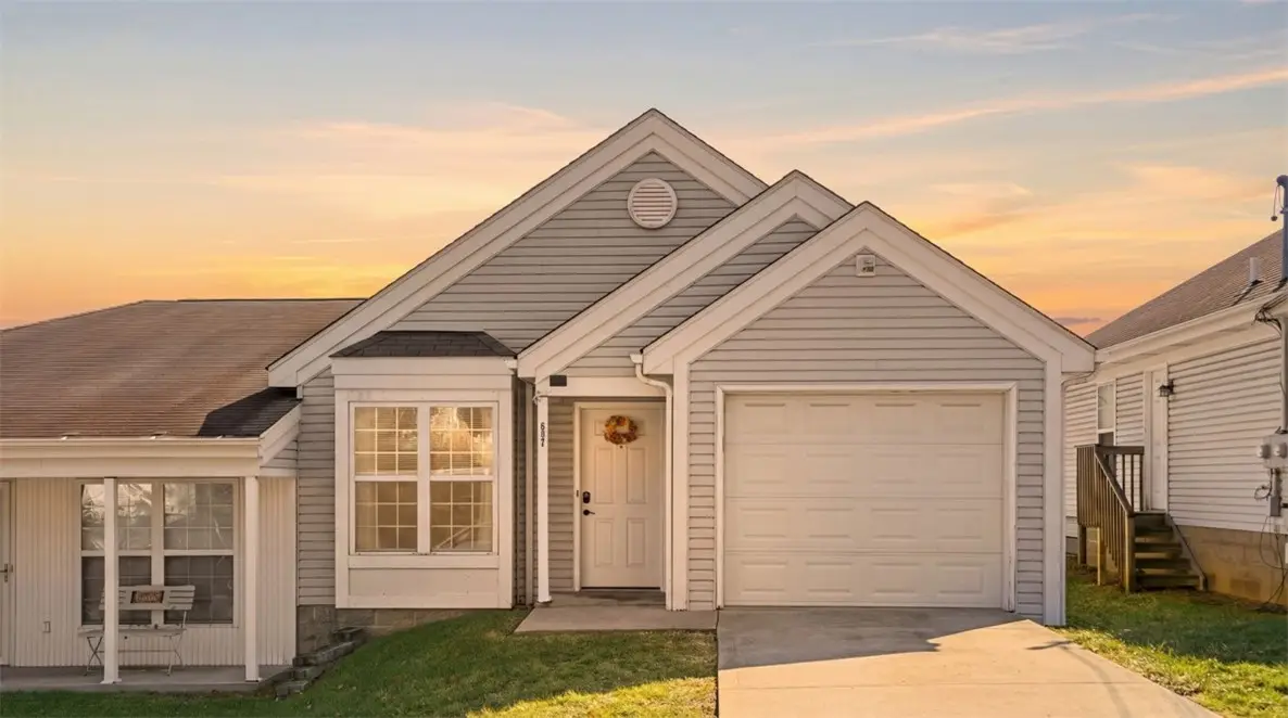 607 Locust St, Coraopolis, PA 15108 - #1