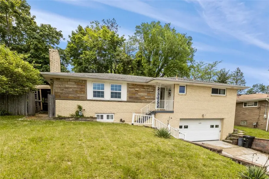 1105 Greentree Rd, Green Tree, PA 15220 - #2