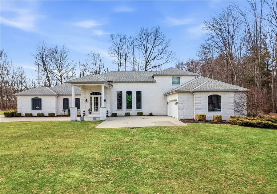 2440 Pierce Bluffs Dr, Hermitage, PA 16148 - #2