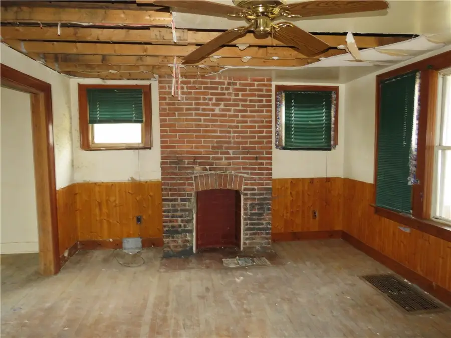 3512 Dauphin Ave, Brentwood, PA 15227 - #3