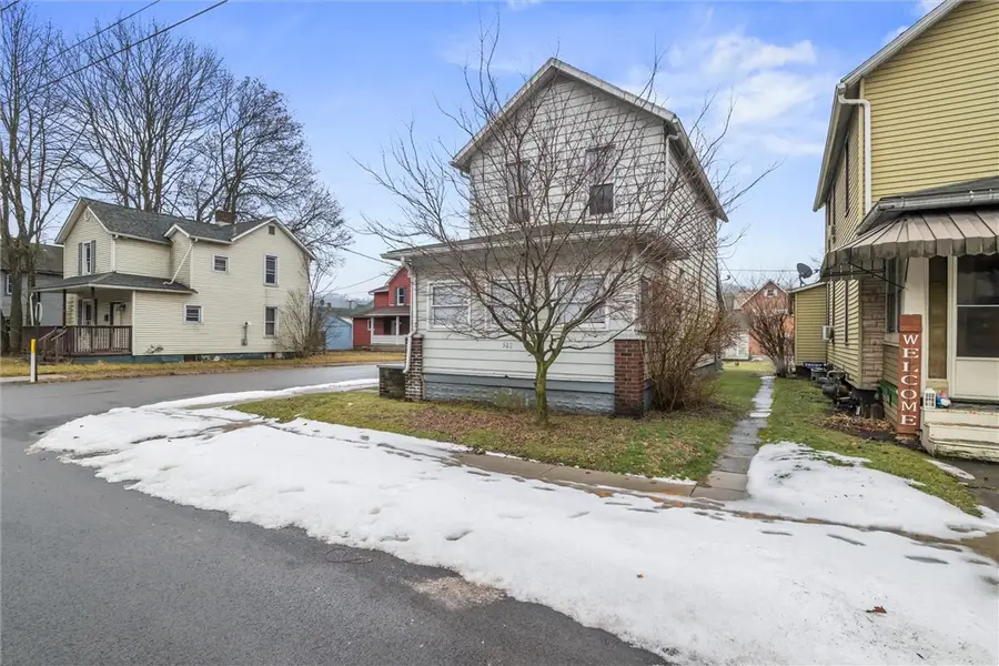 542 N Cedar St, New Castle, PA 16102 - #2