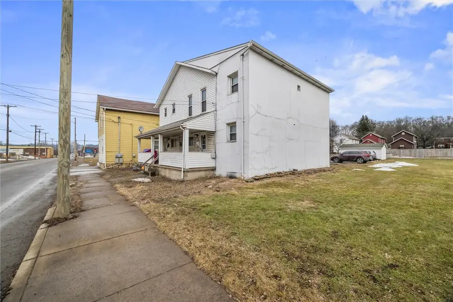 725 S Mill St, New Castle, PA 16101 - #2