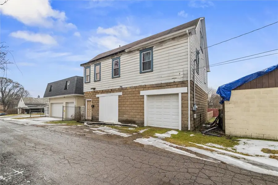 11 Tremont St, New Castle, PA 16102 - #2