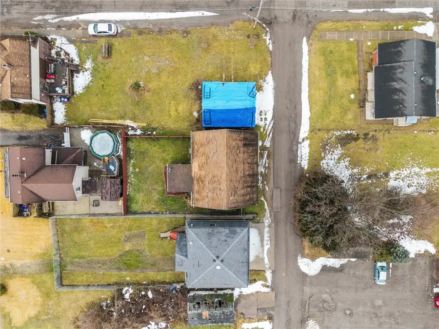 11 Tremont St, New Castle, PA 16102 - #3