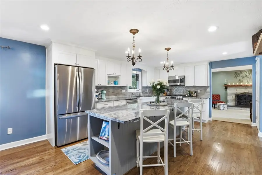 270 Twin Hills Dr, Mount Lebanon, PA 15216 - #2