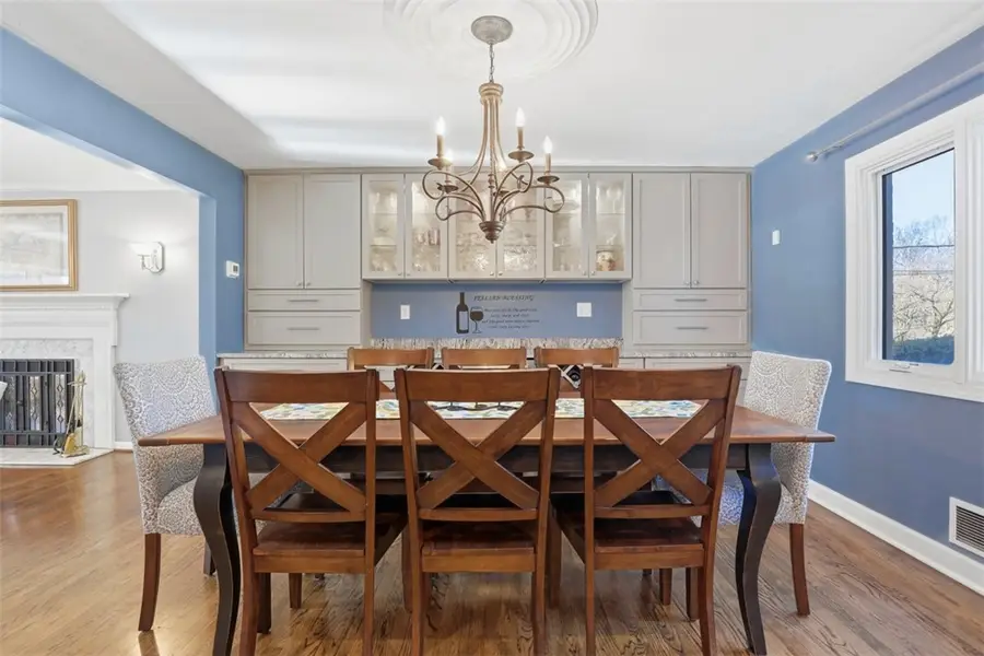 270 Twin Hills Dr, Mount Lebanon, PA 15216 - #3