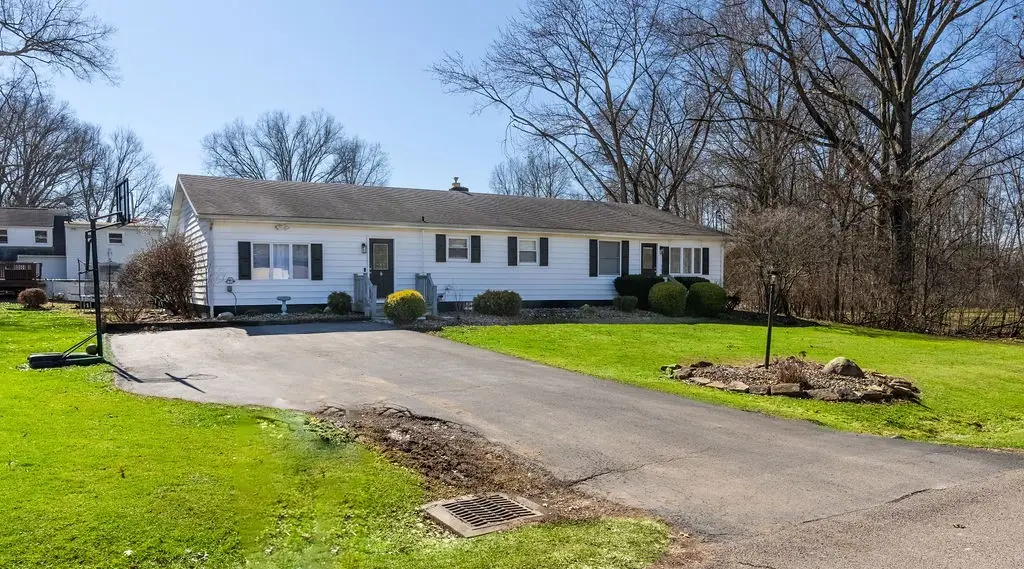 7 Manor Ave, Neshannock, PA 16105 - #1