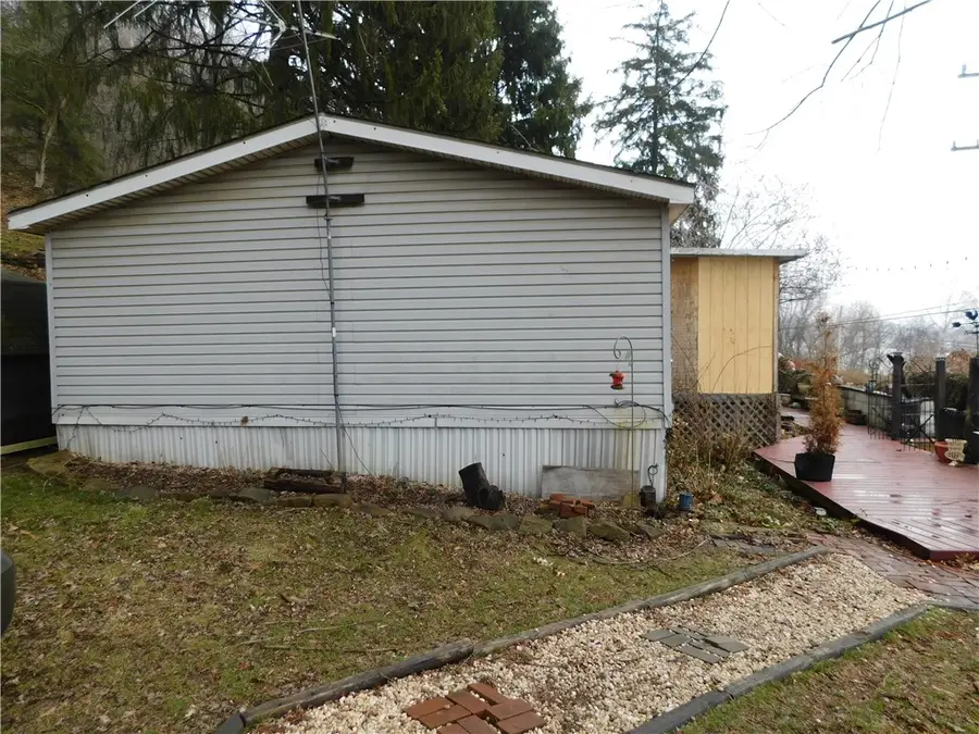 416 Midland Rd, Midland, PA 15059 - #2