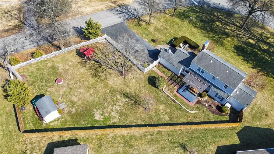 3335 Crestview Dr, Bethel Park, PA 15102 - #3