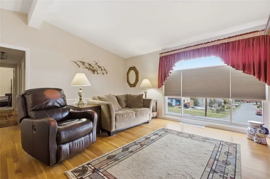 222 Elfinwild Rd, Allison Park, PA 15101 - #2