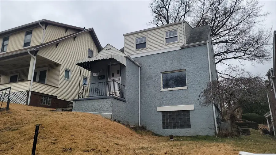 1802 Alcoa Dr, New Kensington, PA 15068 - #2