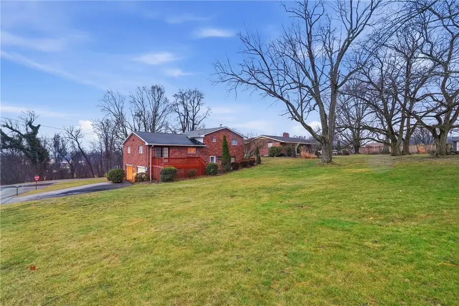 3009 Glengary Dr, Greensburg, PA 15601 - #3