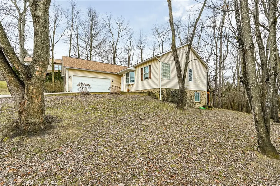 4 Victoria Drive, Greensburg, PA 15601 - #3