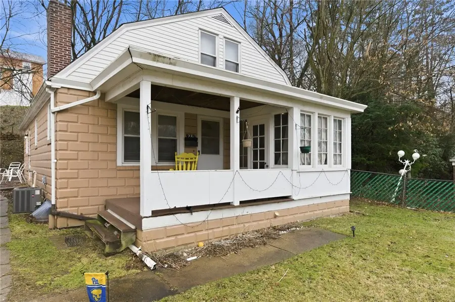 281 Greenlee Rd, Brentwood, PA 15227 - #2