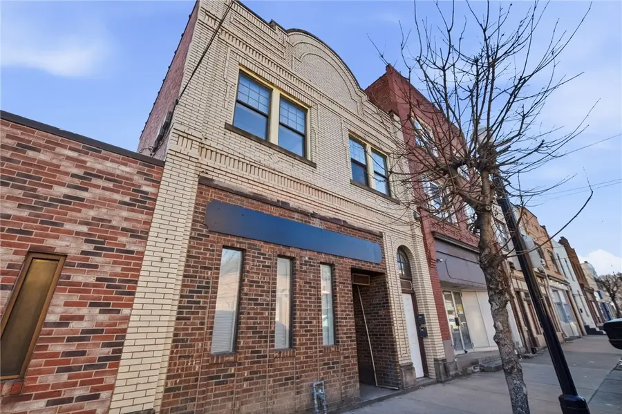 813 Broadway Ave, Stowe, PA 15136 - #2