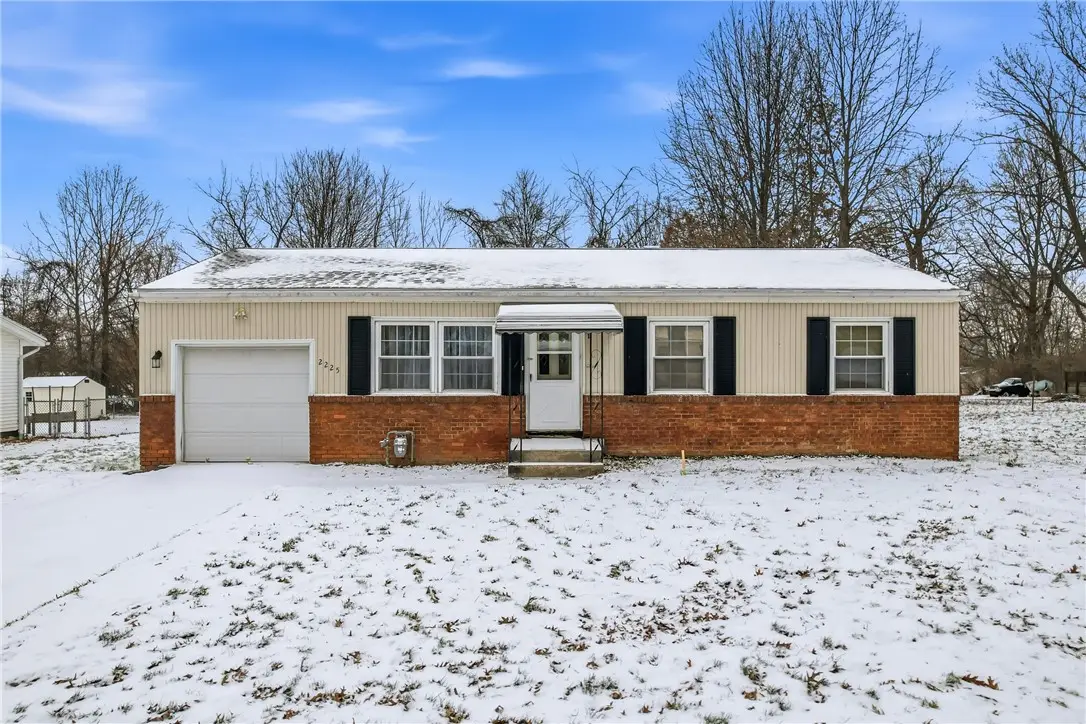 2225 Saratoga Dr, Hermitage, PA 16148 - #1