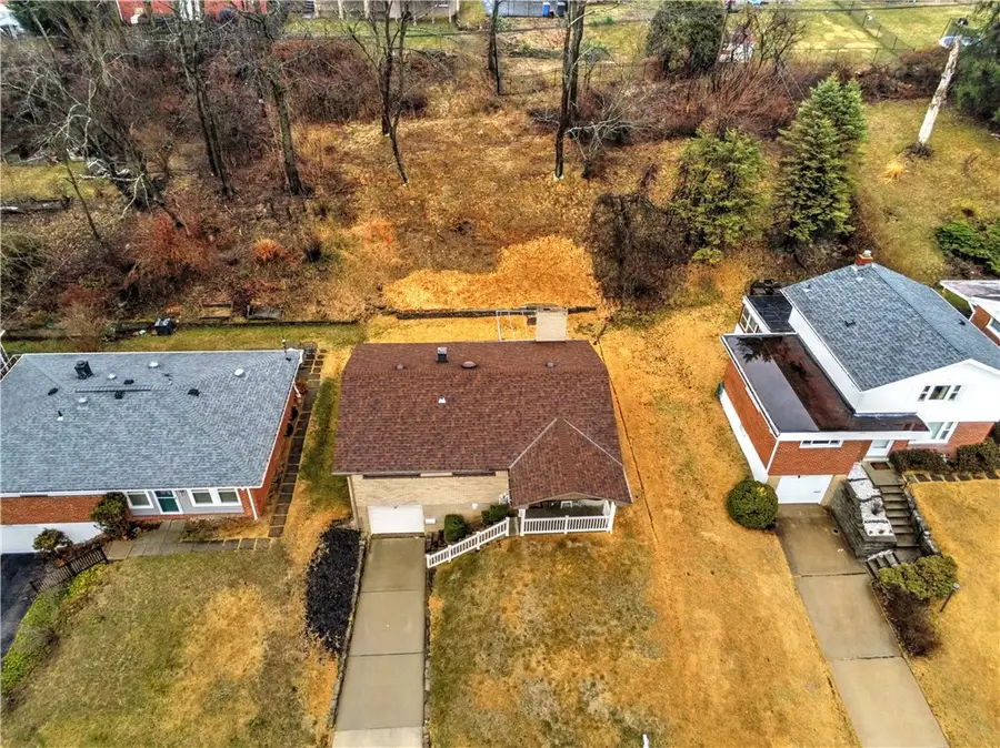 231 Cherrydell Dr, Pittsburgh, PA 15220 - #3