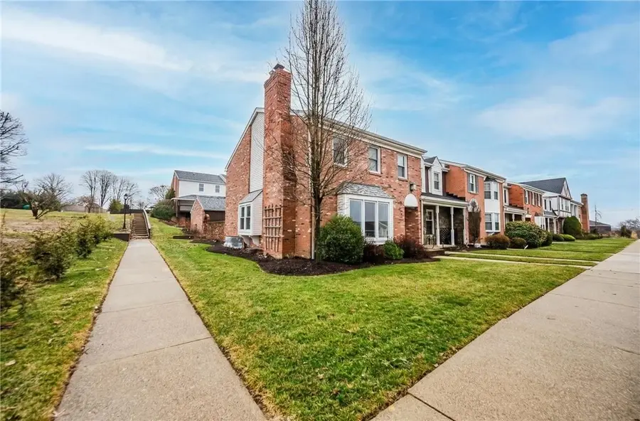 551 Georgetowne Vlg, White, PA 15701 - #3