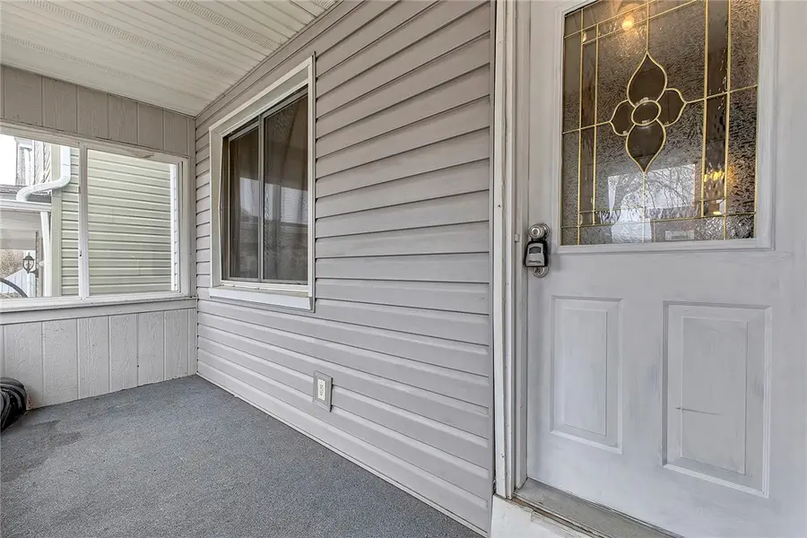 86 Lincoln Avenue, Irwin, PA 15642 - #2