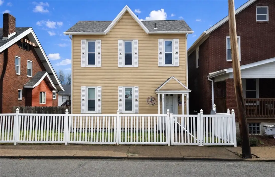 524 Roup Street, Tarentum, PA 15084 - #1