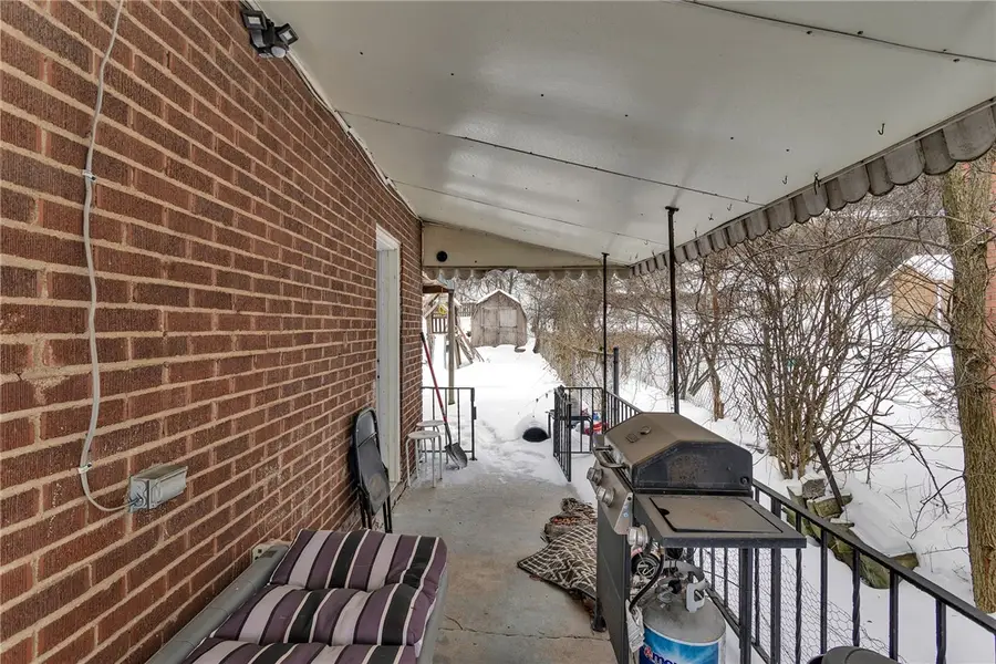 811 Clonmel St, Duquesne, PA 15110 - #2