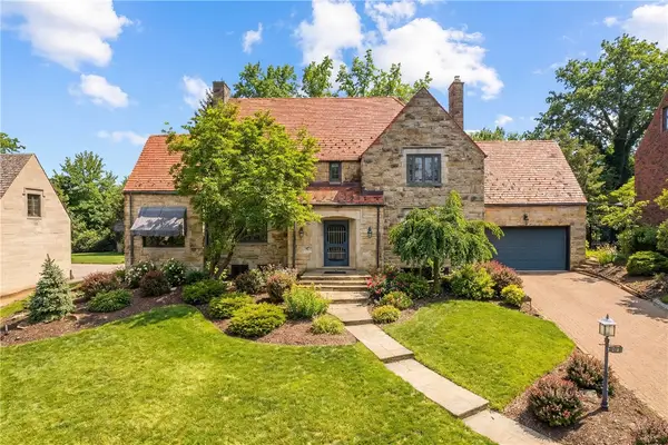 43 Hoodridge Drive, Pittsburgh, PA 15228