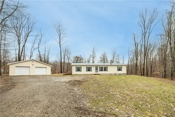 202 Lytle School Rd, Sandy Lake, PA 16145