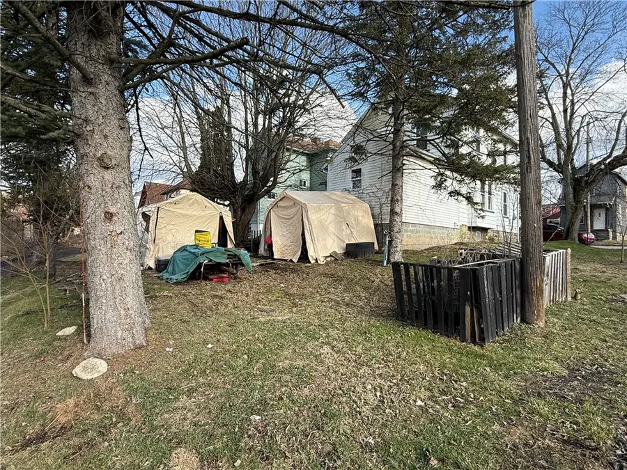 819 Morton St, New Castle, PA 16101 - #3