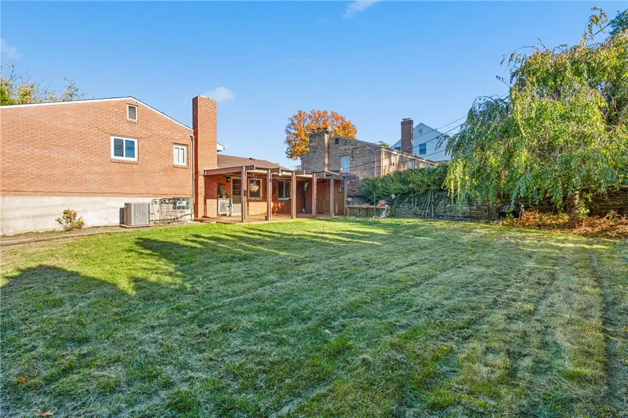 169 Elatan Dr, Pittsburgh, PA 15243 - #3