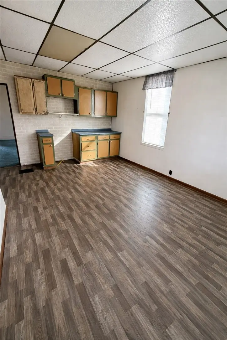 6 Pine St, Natrona Heights, PA 15065 - #3