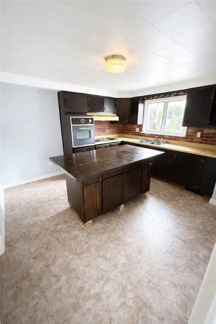 410 W 8th Ave, Tarentum, PA 15084 - #2