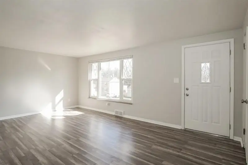 3530 Pinewood Dr, Homestead, PA 15120 - #3