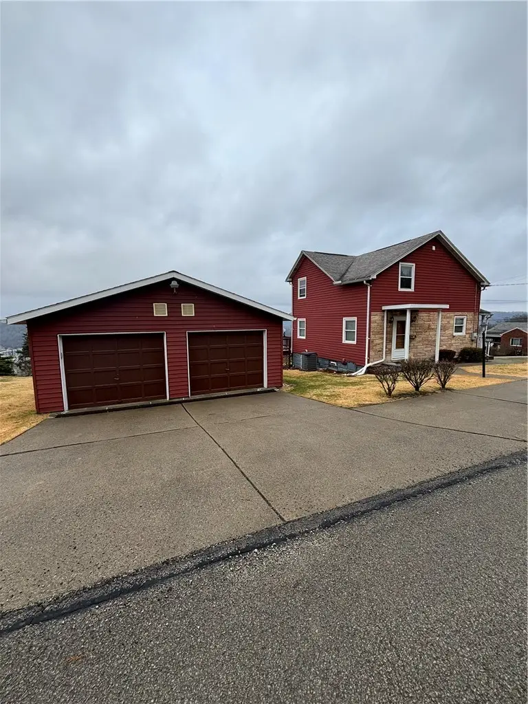 208 Woodward Ave, Brownsville, PA 15417 - #2