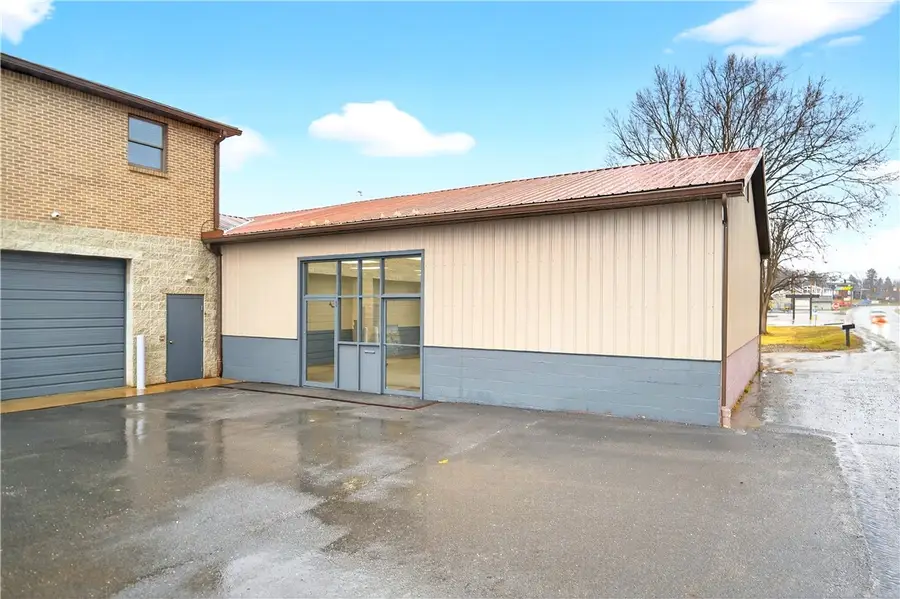 1204 Memorial Blvd, Connellsville, PA 15425 - #3