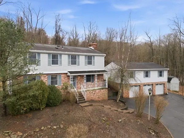 55 Woodland Rd, Hickory, PA 15340